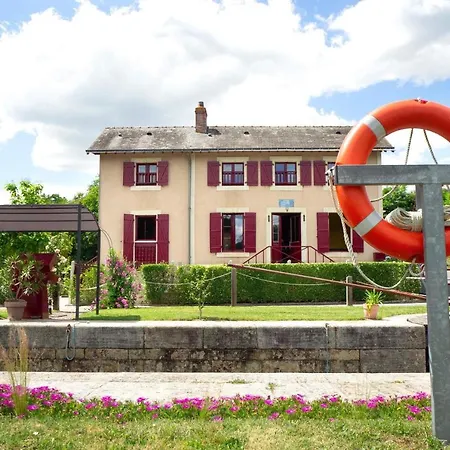 Villa MARA RIVIERE La Jaille Yvon Extérieur photo